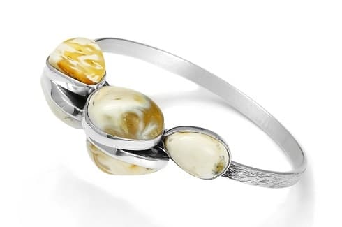 Czy po 1 marca 2018 r. sklepy z wyrobami bursztynowymi będą otwarte? Na zdjęciu: bransoleta autorstwa Doroty Ceneckiej / Gin Atelier