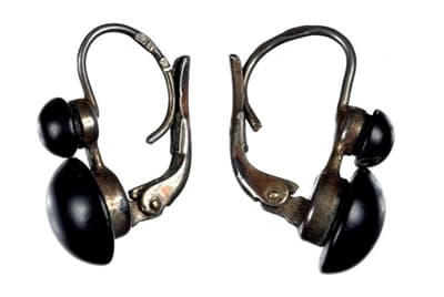 Jak jest dzisiaj rola biżuterii patriotycznej?