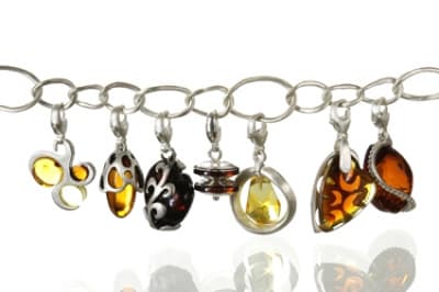 Bursztynowe charmsy od Art7
