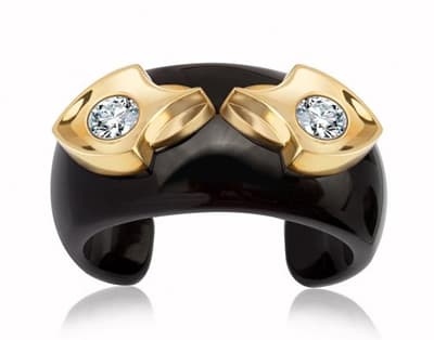 Bransoleta typu bangle zaprojektowana przez Krzysztofa Stróżynę