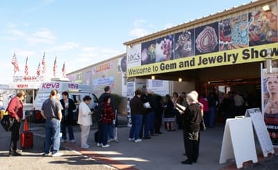 Kolejka oczekujących pierwszego dnia targów