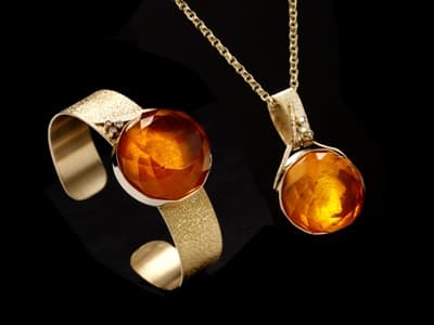 Dorota Cenecka: bursztyn bałtycki, żółte złoto