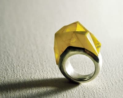 Bogdan Dowlaszewicz – pierścionek: bursztyn bałtycki, srebro