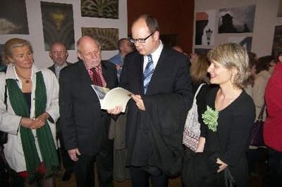 Na zdjęciu (od prawej) Joanna Grążawska, Paweł Adamowicz i Adam Koperkiewicz