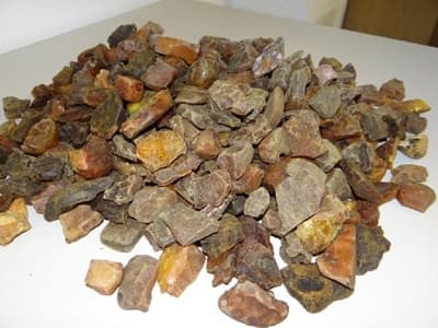 Bryłki naturalnego bursztynu