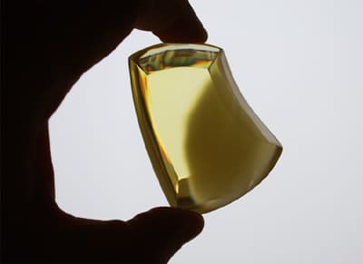 Gdynia słynie także z bursztynu. Na zdjęciu: prototyp szlifu. Design: Sławomir Fijałkowski. Prototyp: Studio Projektowe S&A