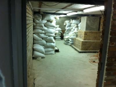 W grudniu 2013 r. służba federalna skonfiskowała 30 ton bursztynu należącego do Wiktora B. 