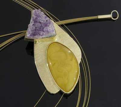 Praca Emilii Górnej zgłoszona do konkursu Klejnot Polskiej Biżuterii