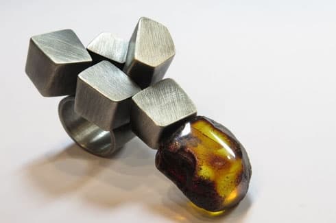 Andrzej Kupniewski: bursztyn dominikański i srebro