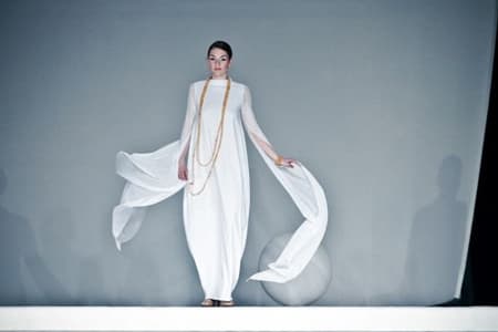 Joanna Weyna (stroje) & Danuta Burczik-Kruczkowska (biżuteria)