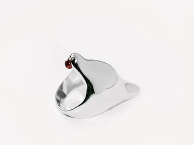 Elif Gökoltay, pierścionek: bursztyn bałtycki, srebro rodowane